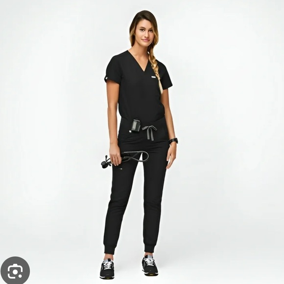 Figs Pants - Figs Black Scrubs SET Top Catarina sz Med/Pants Zamora Jogger sz Sm *SPOT*